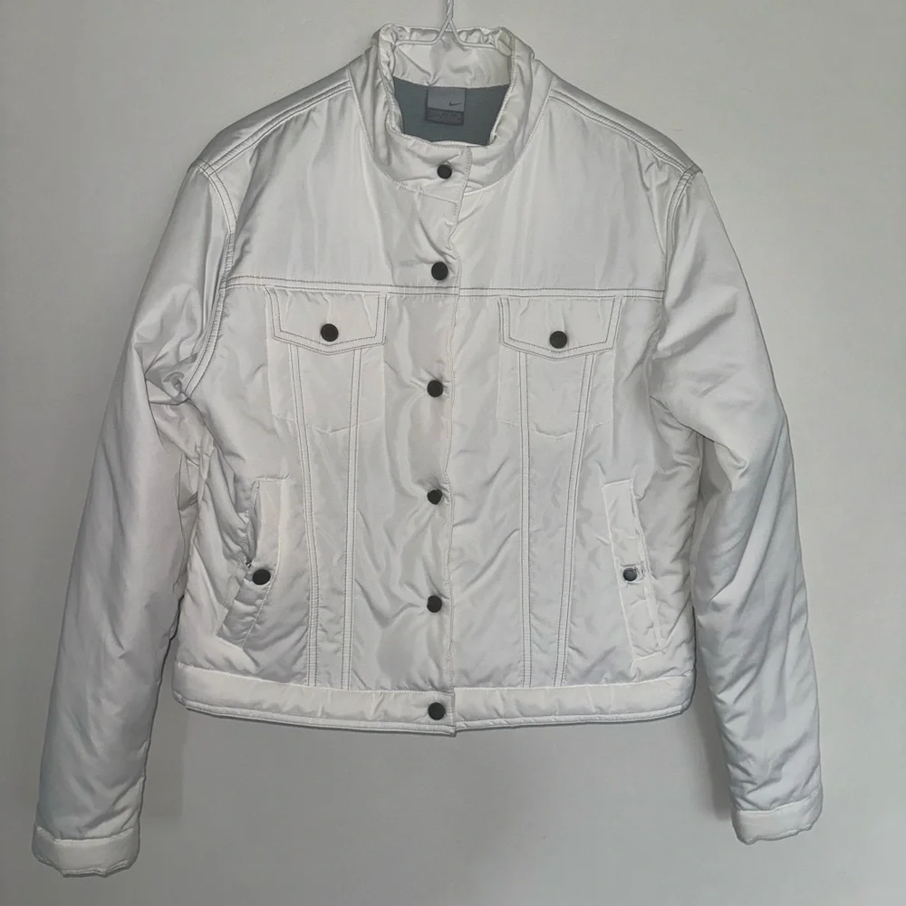 Nike‎ Button Up White Puff Jacket- Girls 12-14 & Women’s Size Xs-S